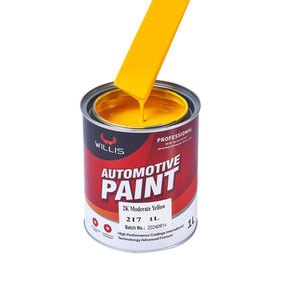 Pintura con spray acrílico amarillo para reparación de carrocerías